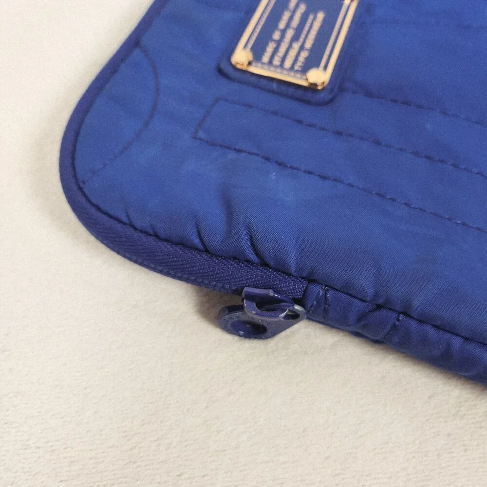 Marc By Marc Jacobs Case Bag Blue Fits 9 inch Tablet Metal Logo Zipper Padded